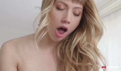 Blonde bitch Ivy Wolfe rolls her eyes when big knob drills her snatch