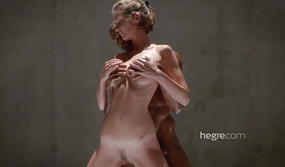 Oily massage with Nikola Hanzalova turns into oral sex