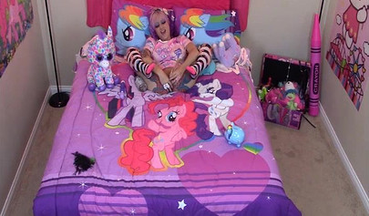 Petite Daizha Morgann fucked doggy style after nasty masturbation