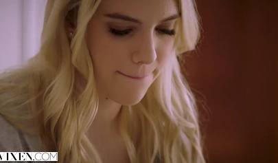 Hotties Alexa Grace & Kenna James suck & fuck curved dick together