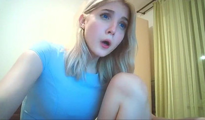 Horny amateur teen fingering her cunt on webcam