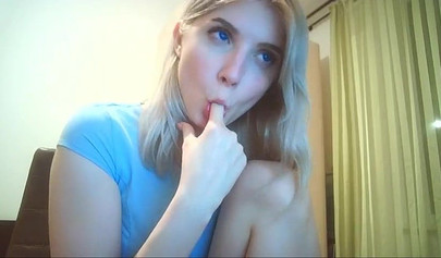 Horny amateur teen fingering her cunt on webcam