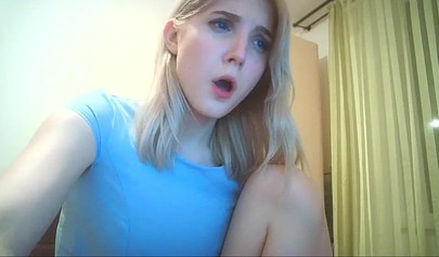 Horny amateur teen fingering her cunt on webcam