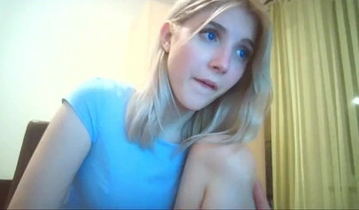 Horny amateur teen fingering her cunt on webcam