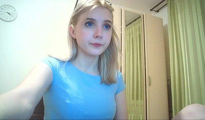 Horny amateur teen fingering her cunt on webcam