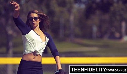 Pussy wrecking and creampie with smoking hot brunette Candice Ferguson