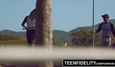 Pussy wrecking and creampie with smoking hot brunette Candice Ferguson