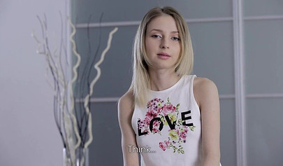 Amateur blonde Goldie Baby masturbates in her interview