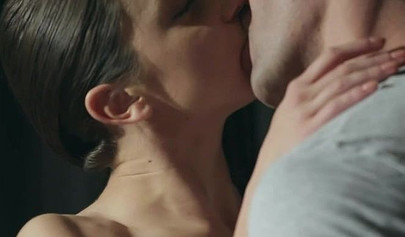 Erotic feet fetish with glamour petite babe Foxy Di