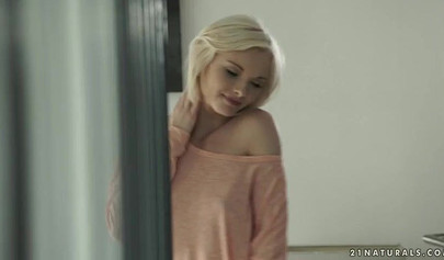 Petite blondie Zazie Skymm enjoys interracial banging