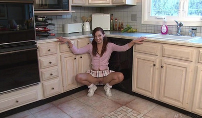 Home alone sweet babe Mary Jane Johnson wants some pleasure