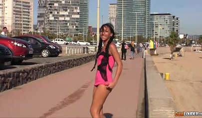 Very attractive brunette hoe fucks lucky dude