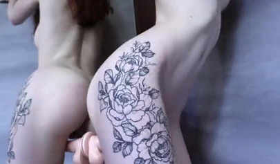 Amateur dildo sticking with very sexy redhead