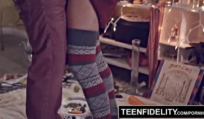 Kinky teen Daisy Summers gets her cunt filled with cum by Ryan Madison