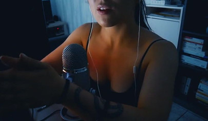 Amateur with big natural tits moans on the mic on the webcam