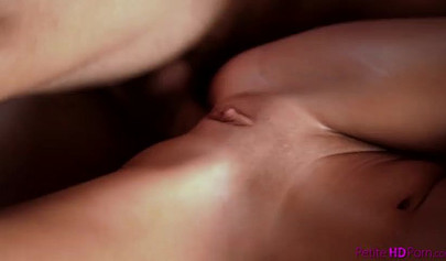 Blonde petite babe Dakota Skye enjoys anal drilling by horny guy