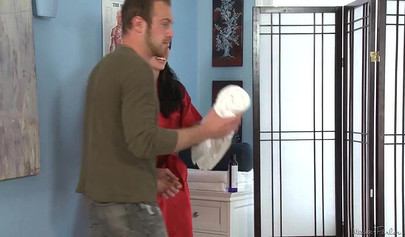 Sexy slut Veronica Radke sucks dick in 69 after massage