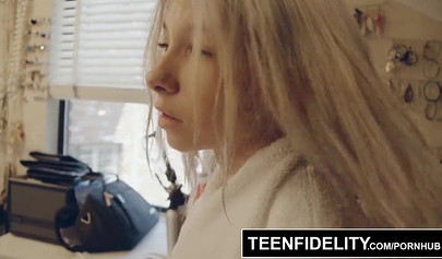 Very skinny and hot teen Kenzie Reeves loves rough smashing