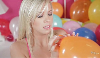 Adorable blonde girlfriend Bibi Jones spreads legs and gets her muff drilled