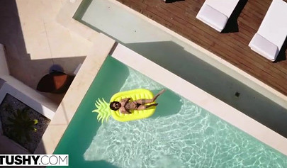 Hot babe with big tits Liya Silver taking dick under the blue sky