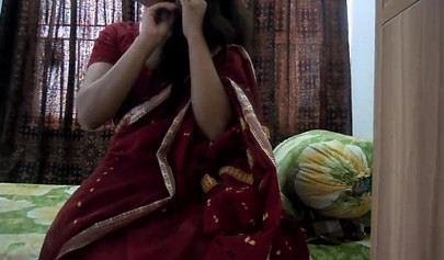 Horny Indian chick enjoys filming homemade hardcore doggystyle