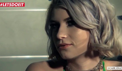 Teen hotties Chloe Cherry and Marley Brinx get fucked in a threesome for money