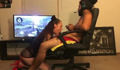 Lucky dude receives a deepthroat blowjob while playing games
