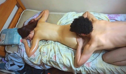 Amateur couple enjoys in 69 oral pleasuring and missionary fucking