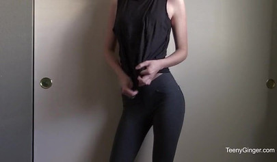 Amateur girl strips off and shows her temping natural body