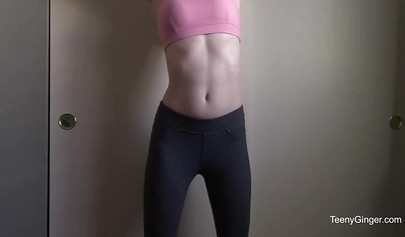 Amateur girl strips off and shows her temping natural body