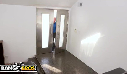 Blonde teen Elsa Jean gets used by stepmom Phoenix Marie and her lover