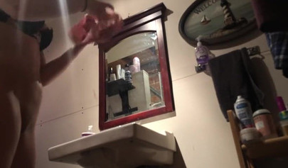 Voyeur cam caught gorgeous blonde babe nude in the bathroom