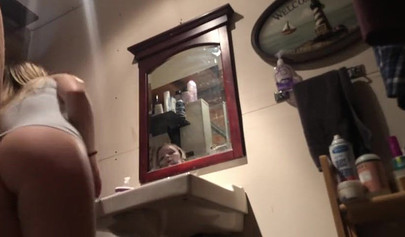 Voyeur cam caught gorgeous blonde babe nude in the bathroom