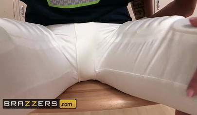 Babes with big tits Brandy Aniston and Rachel RoXXX share huge dick