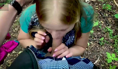 Slutty blonde gives deepthroat blowjob in a park for money