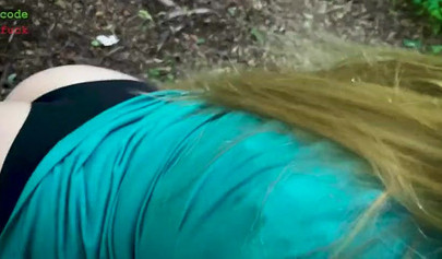 Slutty blonde gives deepthroat blowjob in a park for money