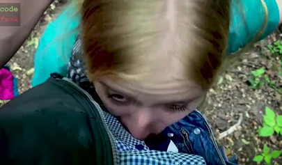 Slutty blonde gives deepthroat blowjob in a park for money