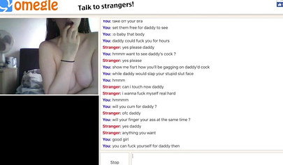 Amateur brunette with big sexy ass exposes her nude body on webcam