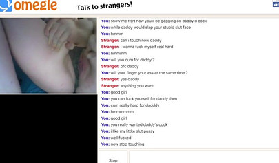 Amateur brunette with big sexy ass exposes her nude body on webcam