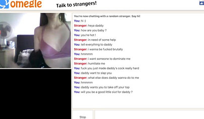 Amateur brunette with big sexy ass exposes her nude body on webcam