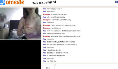 Amateur brunette with big sexy ass exposes her nude body on webcam