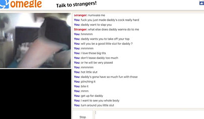 Amateur brunette with big sexy ass exposes her nude body on webcam