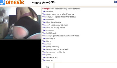 Amateur brunette with big sexy ass exposes her nude body on webcam