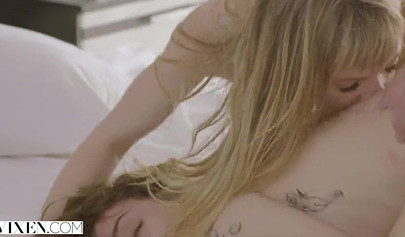 Rosalyn Sphinx and Ivy Wolfe gets pussy banged in a hardcore threesome