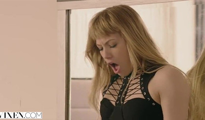 Rosalyn Sphinx and Ivy Wolfe gets pussy banged in a hardcore threesome