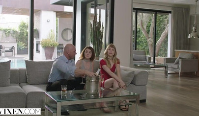 Rosalyn Sphinx and Ivy Wolfe gets pussy banged in a hardcore threesome