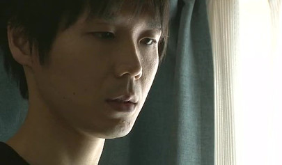 Petite Asian teen got her shaved pussy pounded on the bed