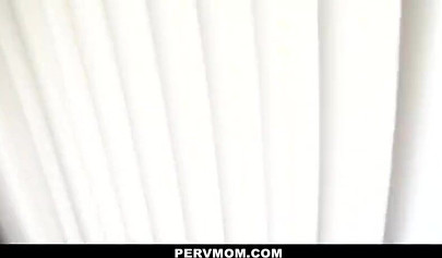 Alina Lopez and Jennifer White in a filthy family threesome