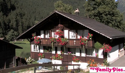 Beautiful stepsis gets her trimmed pussy railed after sucking a fat dick