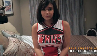 Mesmerizing teen sucks the cock and fucks in her pussy